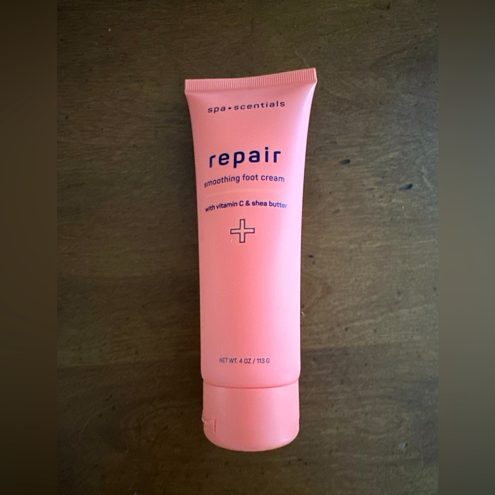 🌵 3/$15 Spascentials Repair smoothing foot cream with vitamin C and Shea Butter